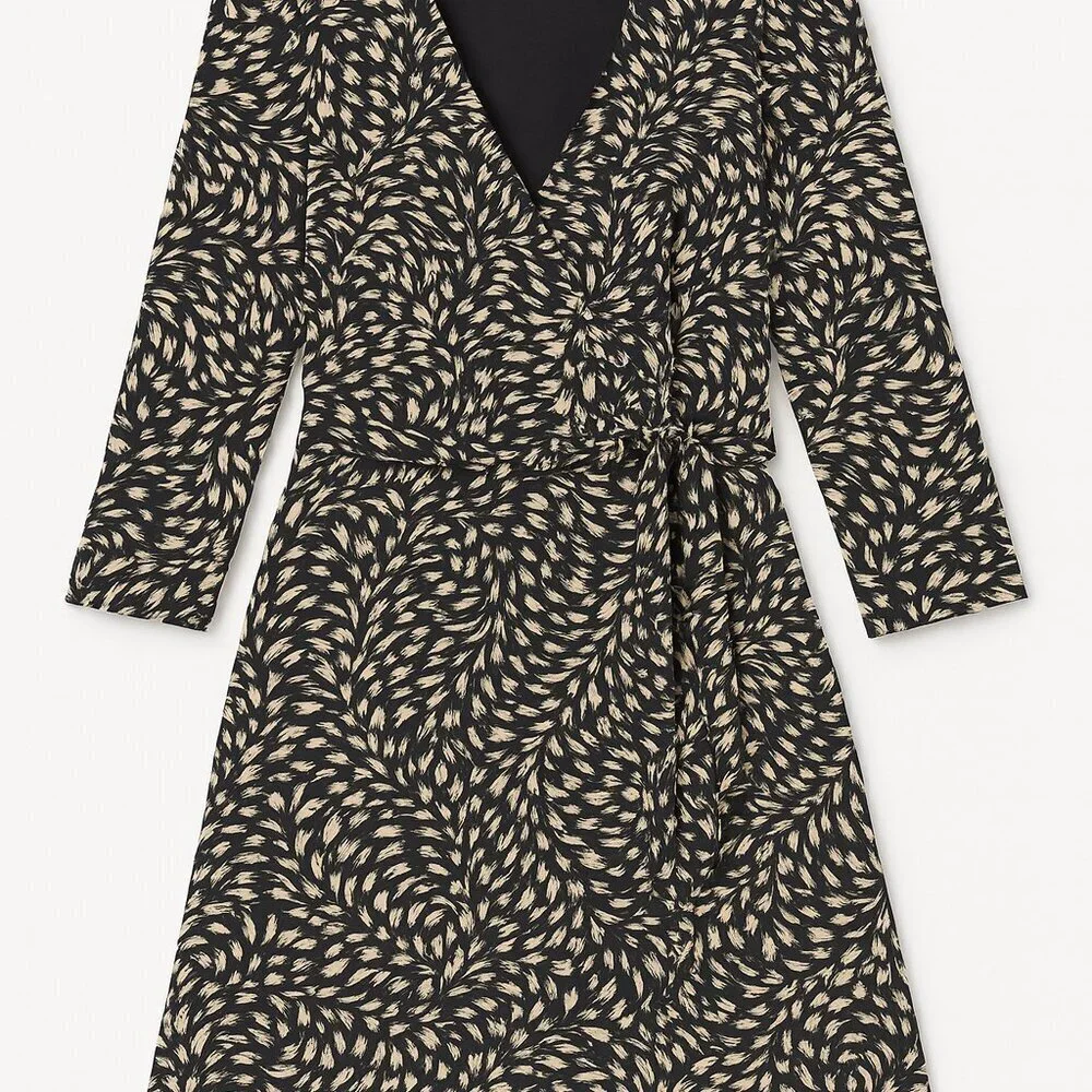 H&M Black & White Leaf Print Faux Wrap Dress Size 6 – V-Neck, 3/4 Sleeve - Picture 1 of 5